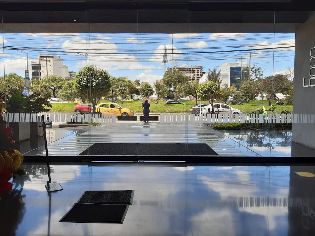 Oficina en arriendo Cundinamarca Bogotá San Jose Fontibon 99 m2 Habitaciones 0 Baños 1 Garajes 2 Precio $9736000