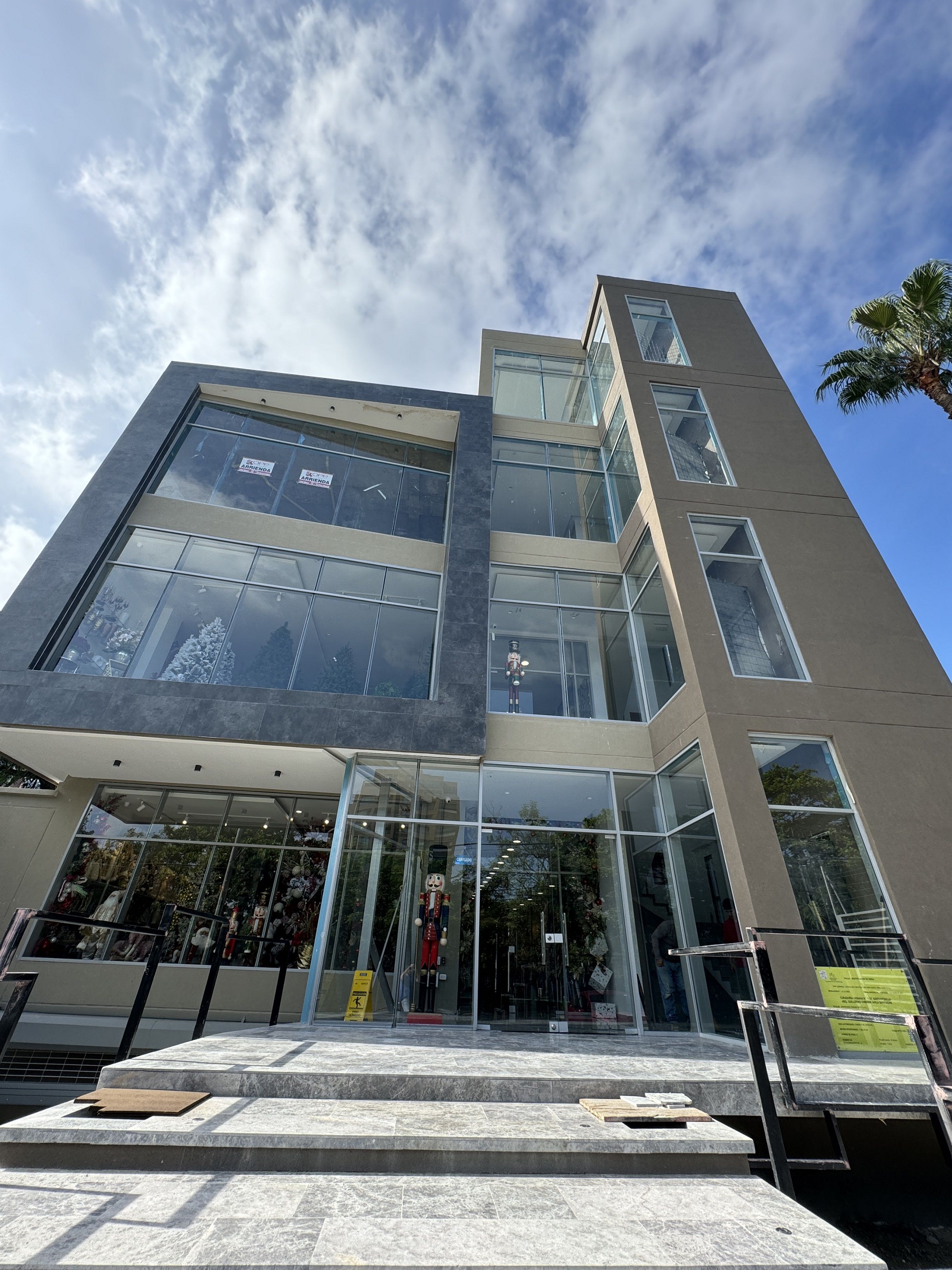 Local en arriendo Atlántico Barranquilla Altos De Riomar 338 m2 Habitaciones 0 Baños 2 Garajes 1 Precio $23700000