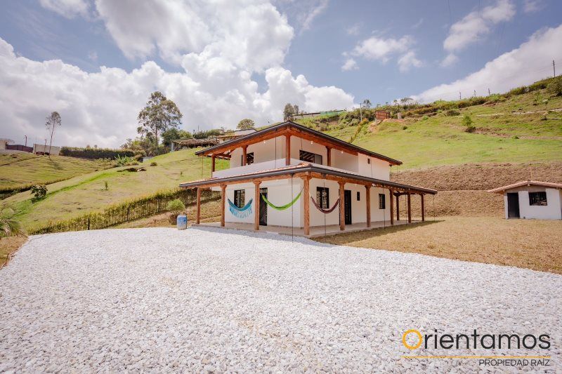 Finca en venta Antioquia Marinilla Villas De La Marinilla 6500 m2 Habitaciones 6 Baños 4 Garajes 0 Precio $1200000000