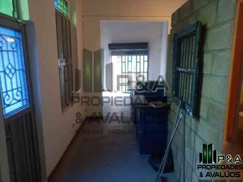 Oficina en arriendo Antioquia Medellín Sevilla 65 m2 Habitaciones 0 Baños 2 Garajes 0 Precio $2700000