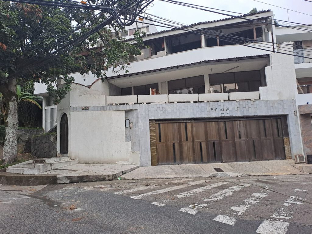 Casa en venta Valle Del Cauca Cali Santa Mónica 490 m2 Habitaciones 10 Baños 7 Garajes 3 Precio $880000000