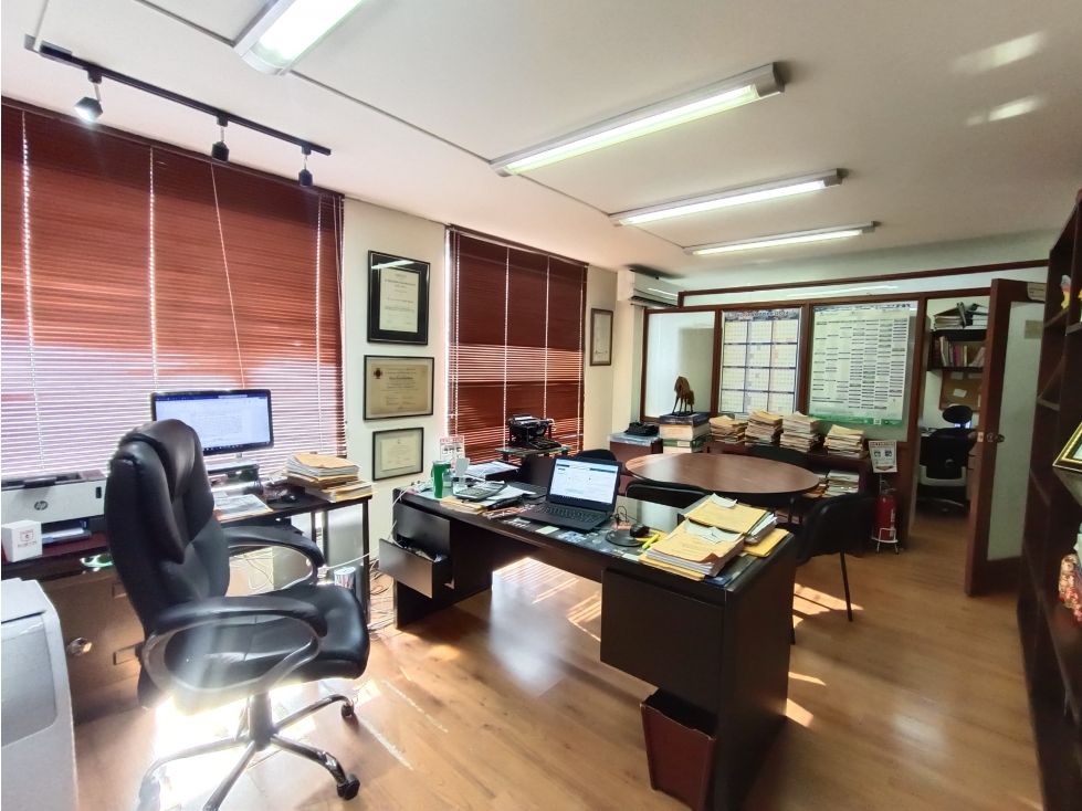 Oficina en venta Valle Del Cauca Cali Centenario 40 m2 Habitaciones 0 Baños 1 Garajes 0 Precio $242820000
