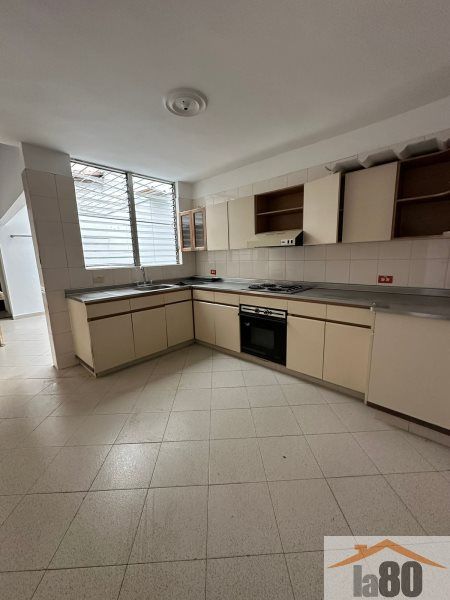 Casa en arriendo Antioquia Medellín San Javier No1 280 m2 Habitaciones 5 Baños 4 Garajes 0 Precio $8500000