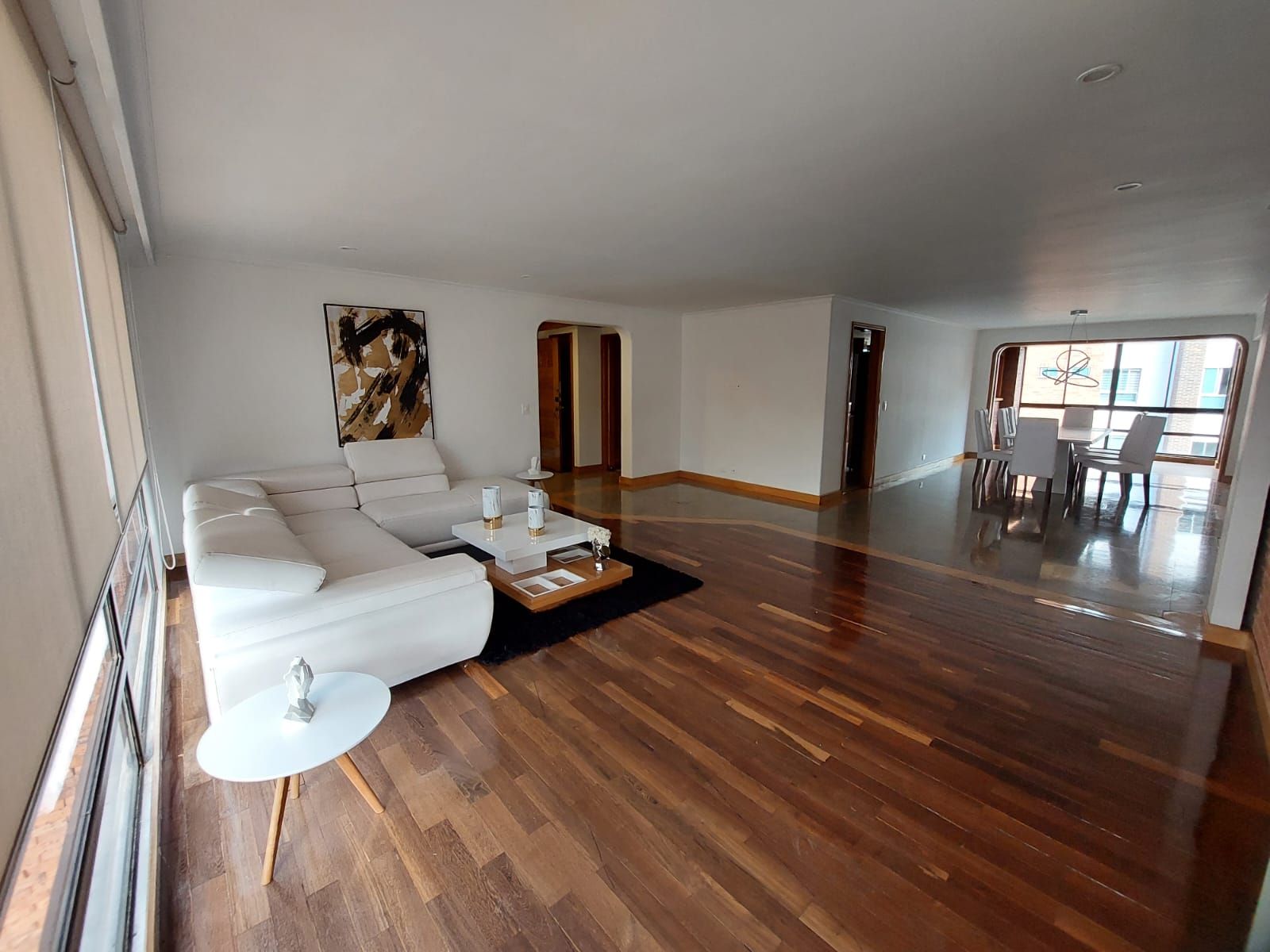 Apartamento en arriendo o venta Antioquia Medellín La Linde 250 m2 Habitaciones 4 Baños 4 Garajes 2 Precio venta $1300000000 Precio arriendo $7829000