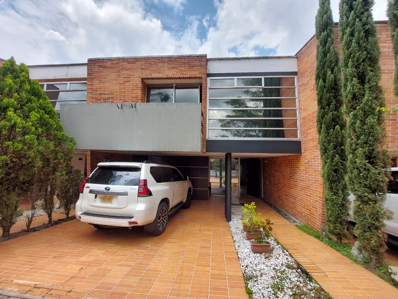 Casa en arriendo Antioquia Envigado Loma Del Atravesado 221 m2 Habitaciones 4 Baños 4 Garajes 2 Precio $10040000