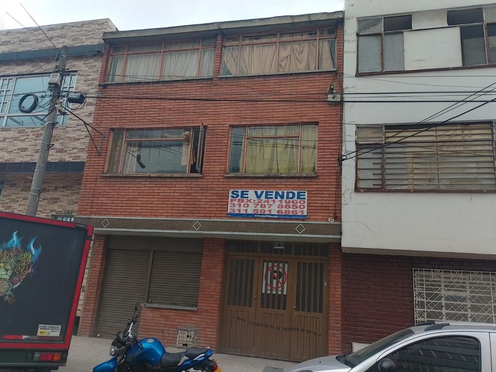 Casa en venta Cundinamarca Bogotá Santa Fe 300 m2 Habitaciones 11 Baños 5 Garajes 3 Precio $580000000