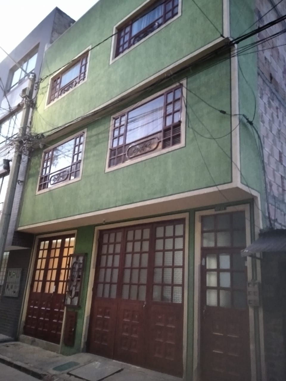 Casa en venta Cundinamarca Bogotá Gran Britalia 122 m2 Habitaciones 14 Baños 8 Garajes 1 Precio $655000000