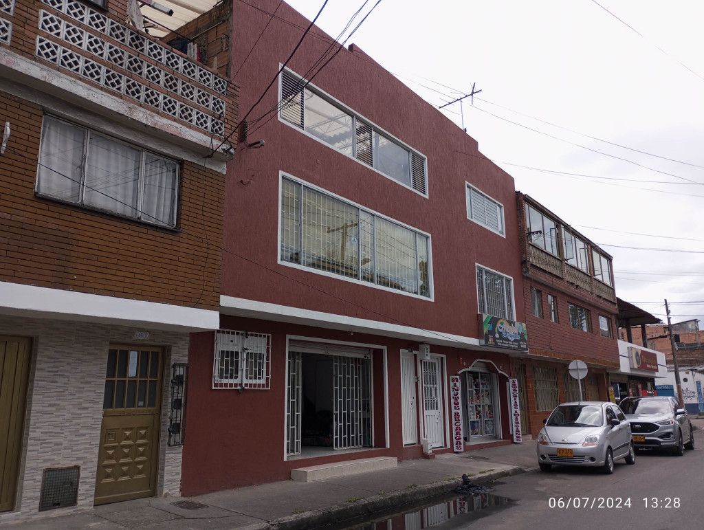 Casa en venta Cundinamarca Bogotá La Castellana 420 m2 Habitaciones 6 Baños 4 Garajes 1 Precio $870000000