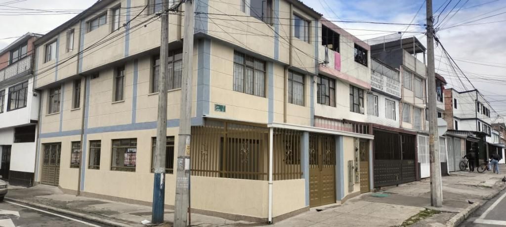 Local en arriendo Cundinamarca Bogotá La Asunción 120 m2 Habitaciones 0 Baños 2 Garajes 0 Precio $2500000