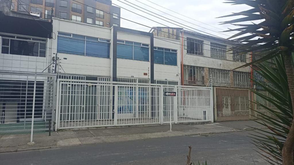 Casa en venta Cundinamarca Bogotá San Luis 322 m2 Habitaciones 3 Baños 3 Garajes 1 Precio $1500000000