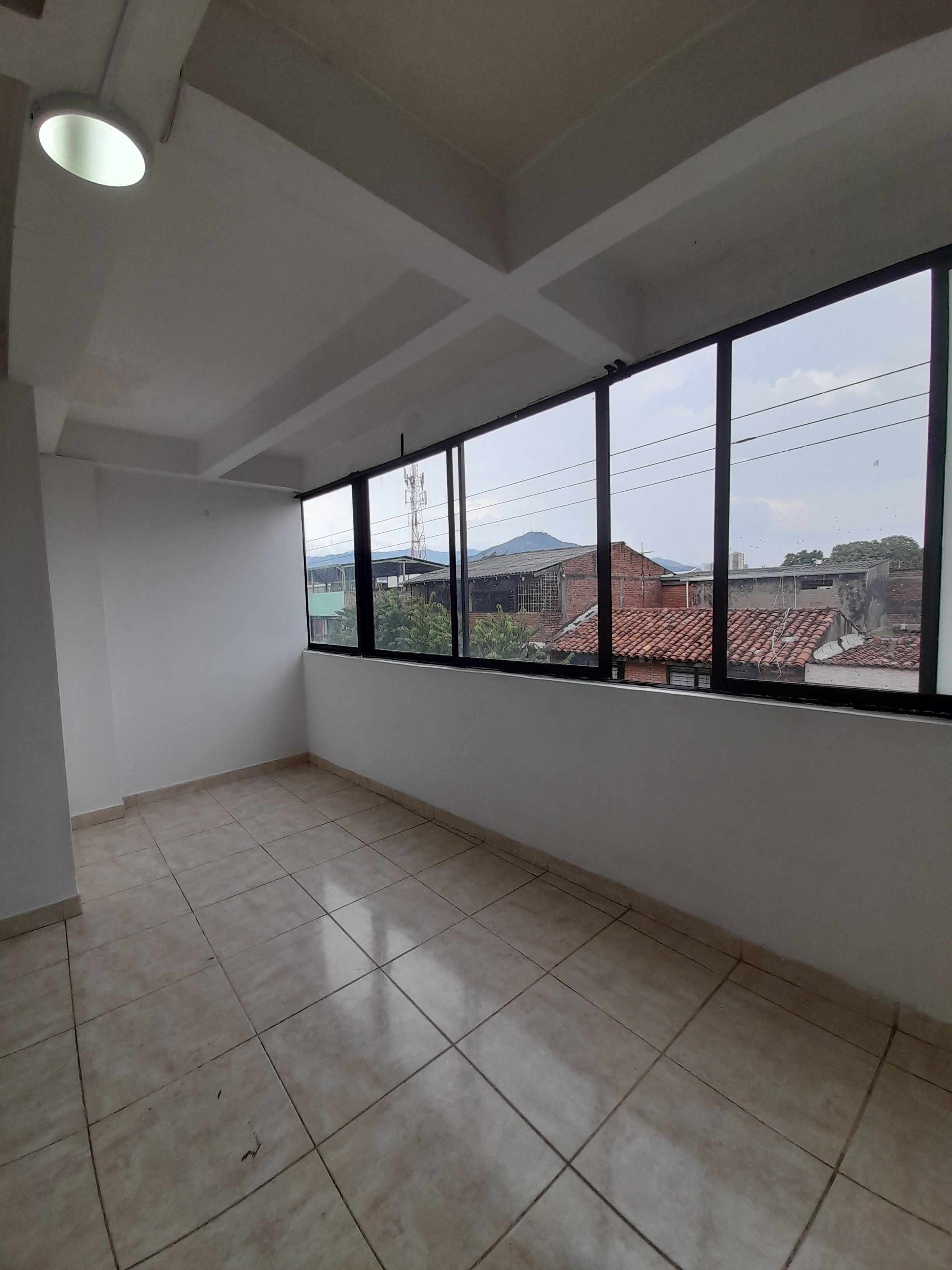 Apartaestudio en arriendo Valle Del Cauca Cali Bretaña 30 m2 Habitaciones 2 Baños 1 Garajes 0 Precio $700000