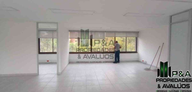 Oficina en arriendo Antioquia Medellín Moravia 115 m2 Habitaciones 0 Baños 2 Garajes 0 Precio $9000000