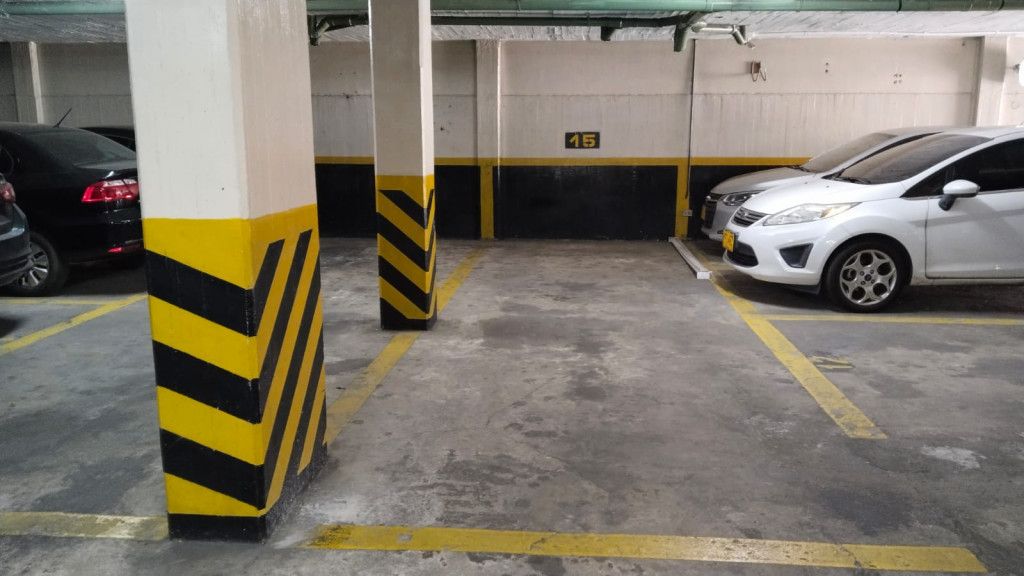 Parqueadero en venta Cundinamarca Bogotá La Cabrera 10 m2 Habitaciones 0 Baños 0 Garajes 1 Precio $40000000