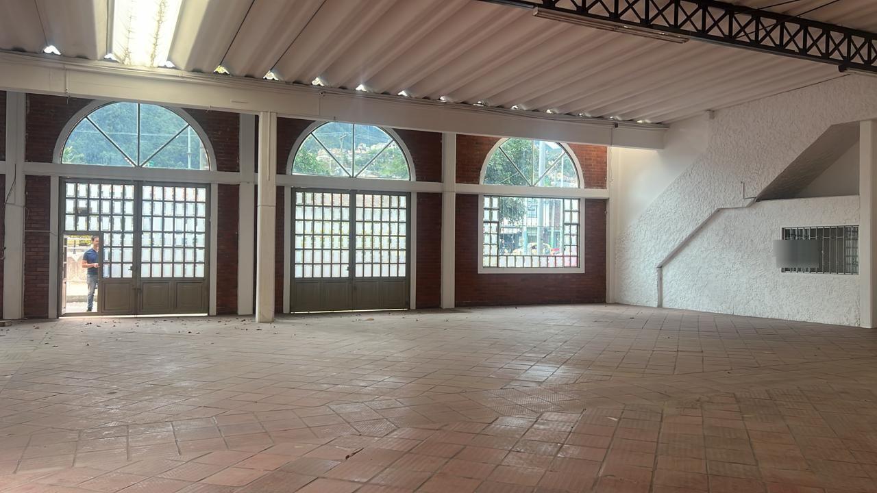 Bodega en arriendo o venta Cundinamarca Zipaquirá La Esmeralda 1200 m2 Habitaciones 0 Baños 4 Garajes 3 Precio venta $4600000000 Precio arriendo $30000000