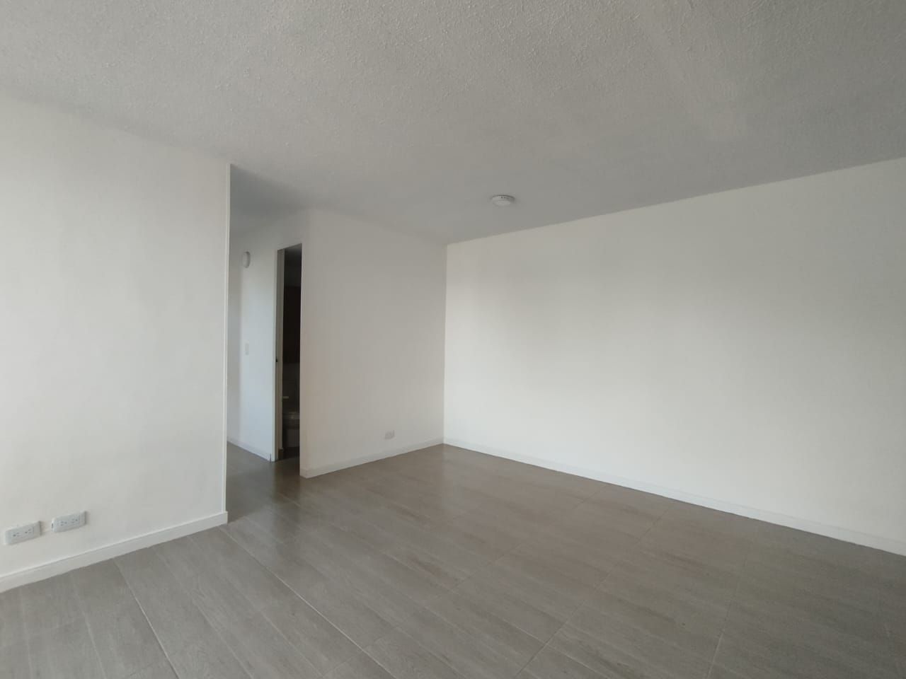 Apartamento en arriendo Antioquia Medellín Castropol 54 m2 Habitaciones 3 Baños 1 Garajes 1 Precio $2500000