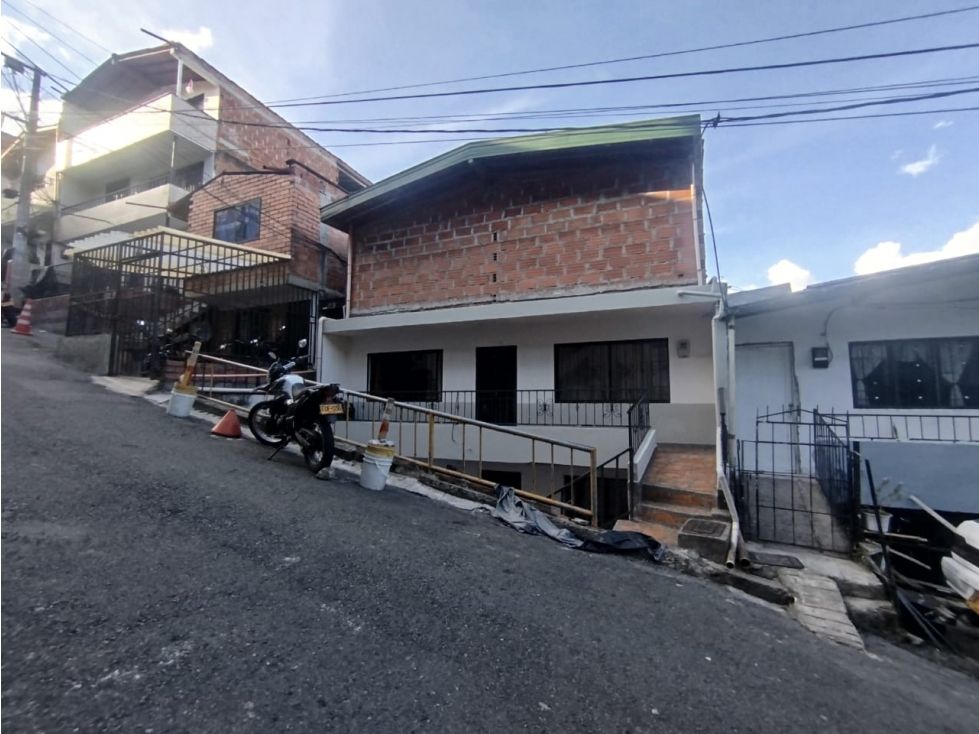 Casa en venta Antioquia Medellín La Colina 141 m2 Habitaciones 2 Baños 1 Garajes 0 Precio $340000000
