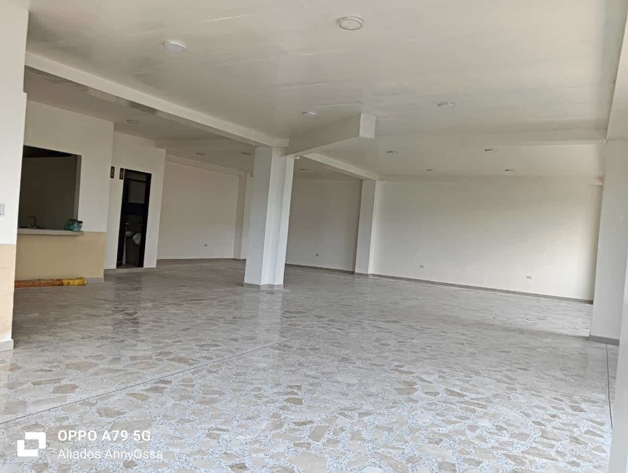 Oficina en arriendo Valle Del Cauca Cali Eucarístico 200 m2 Habitaciones 0 Baños 2 Garajes 6 Precio $3500000