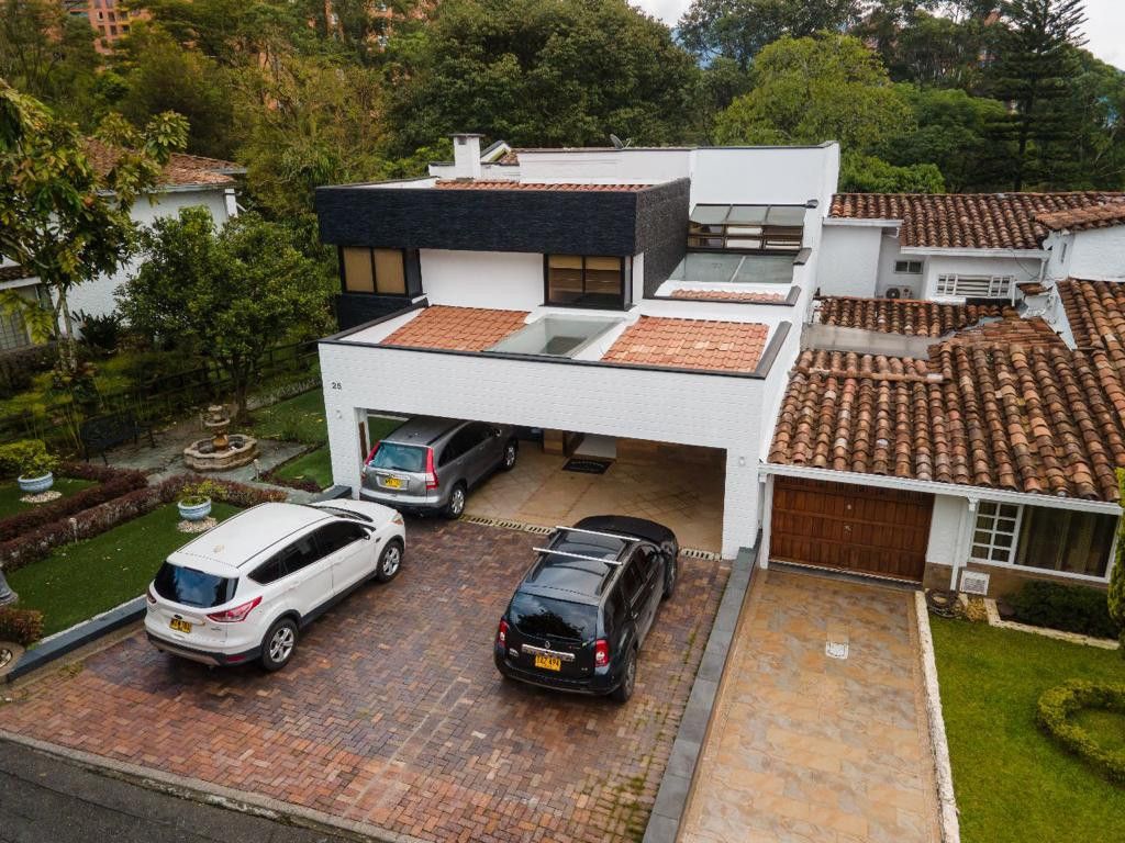 Casa en venta Antioquia Medellín El Diamante No2 662 m2 Habitaciones 4 Baños 6 Garajes 4 Precio $4500000000