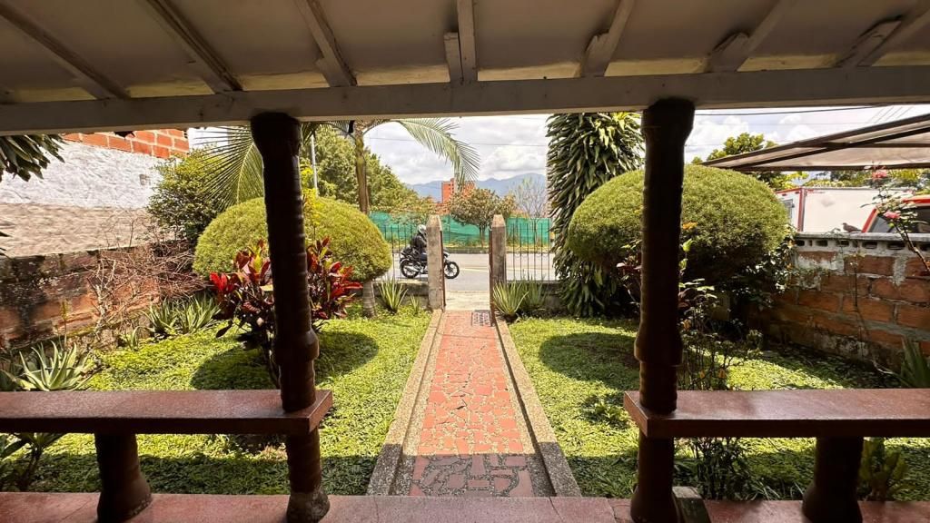 Lote en venta Antioquia Medellín Patio Bonito 257 m2 Habitaciones 0 Baños 0 Garajes 0 Precio $2099000000