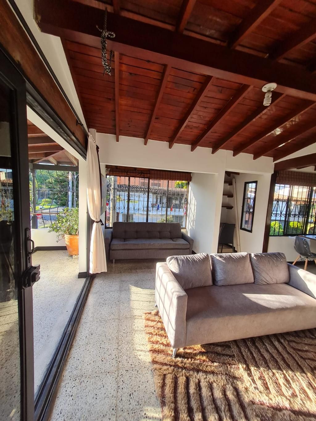 Casa en venta Antioquia Medellín El Nogal- Los Almendros 161 m2 Habitaciones 4 Baños 2 Garajes 1 Precio $750000000