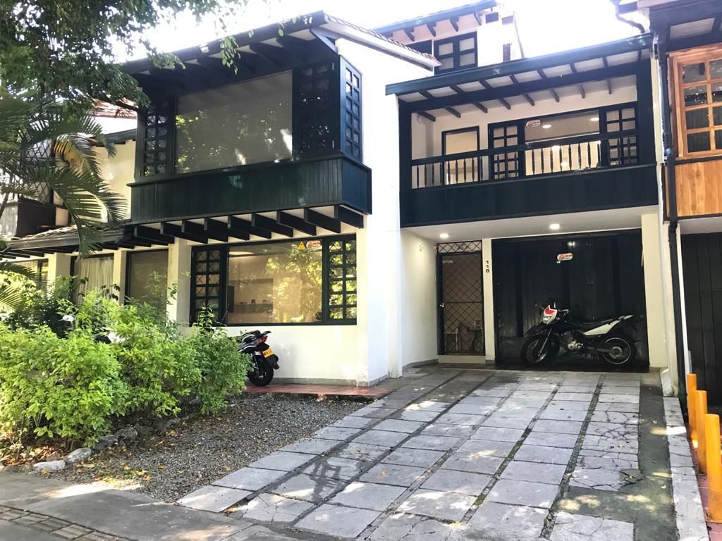 Casa en venta Antioquia Envigado Mt Villa Grande 298 m2 Habitaciones 6 Baños 4 Garajes 3 Precio $1560000000