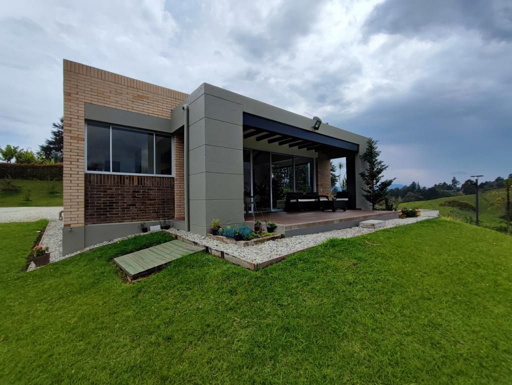 Finca en venta Antioquia El Carmen De Viboral El Centro 200 m2 Habitaciones 4 Baños 5 Garajes 0 Precio $1500000000