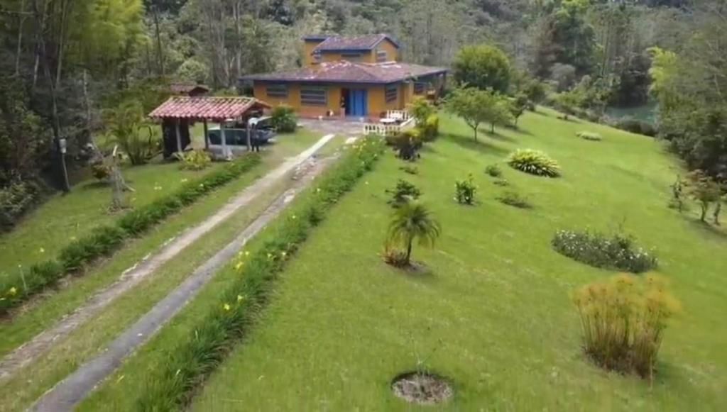 Finca en venta Antioquia Guatape Guatape 200 m2 Habitaciones 4 Baños 3 Garajes 1 Precio $1300000000
