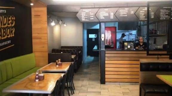 Local en venta Antioquia Medellín Laureles 156 m2 Habitaciones 0 Baños 3 Garajes 0 Precio $1500000000