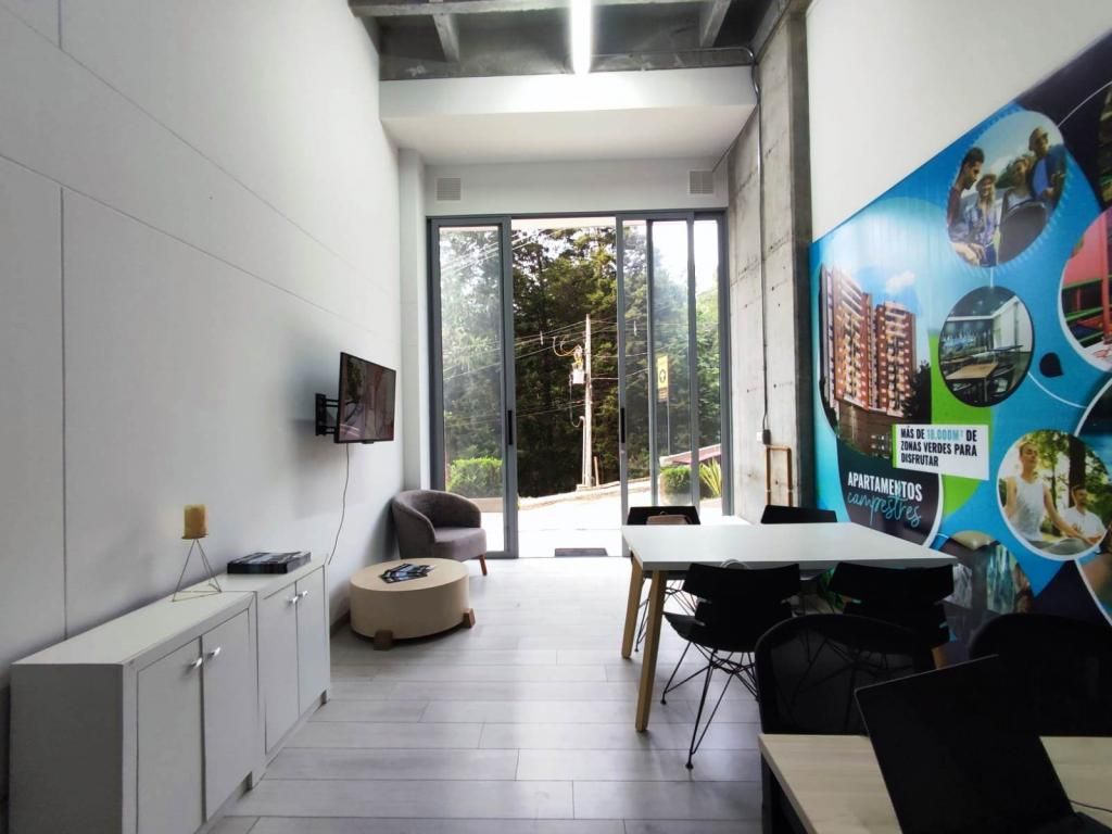 Local en venta Antioquia Envigado Trianon 27 m2 Habitaciones 0 Baños 1 Garajes 0 Precio $290000000