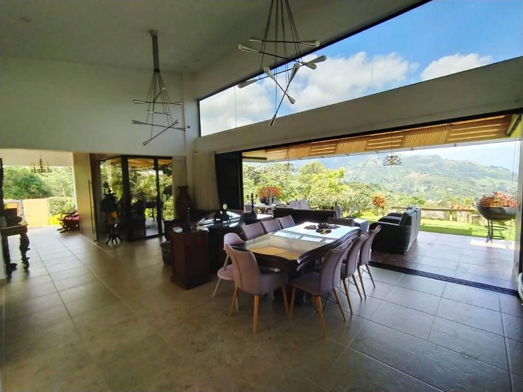 Casa en venta Antioquia Envigado Palma De Mollorca 292 m2 Habitaciones 4 Baños 5 Garajes 2 Precio $4200000000