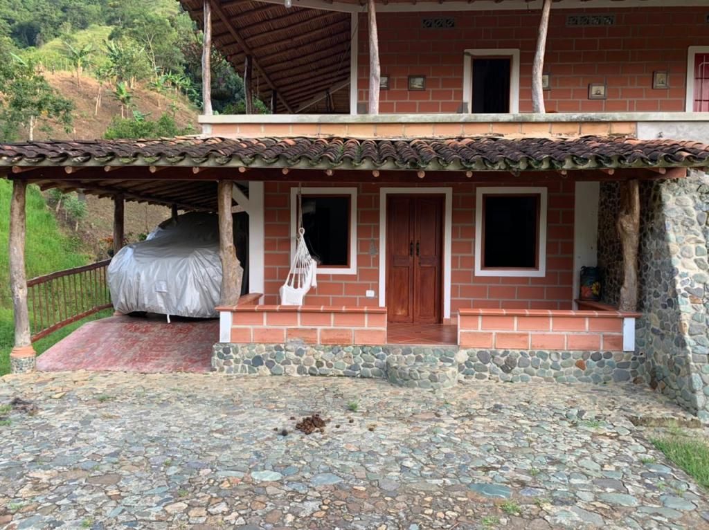 Finca en venta Antioquia Santa Bárbara Santa Bárbara 240 m2 Habitaciones 8 Baños 4 Garajes 2 Precio $720000000