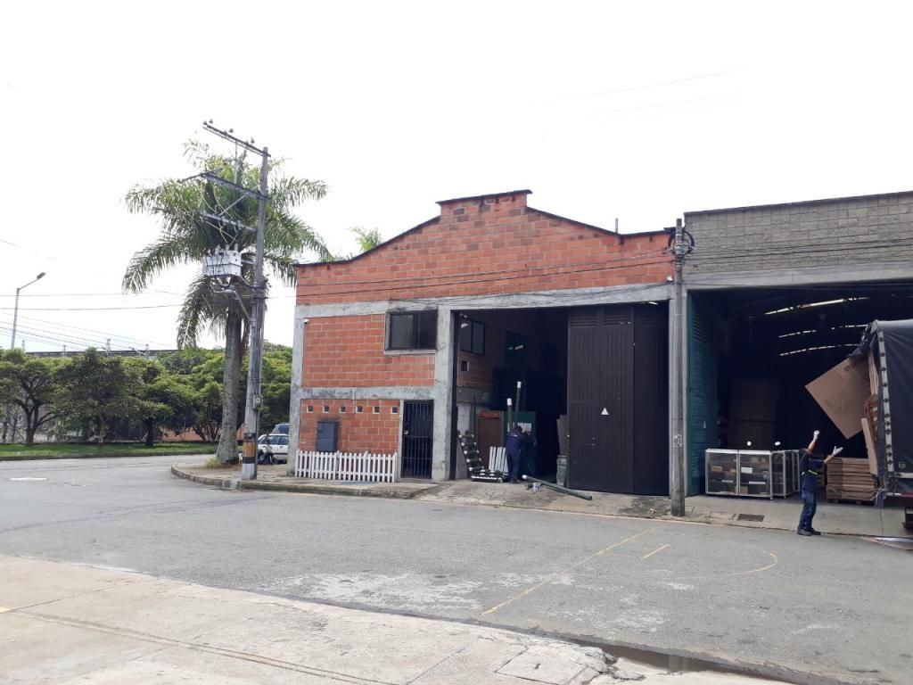 Bodega en venta Antioquia Itagüí Ditaires 599 m2 Habitaciones 0 Baños 0 Garajes 0 Precio $2400000000