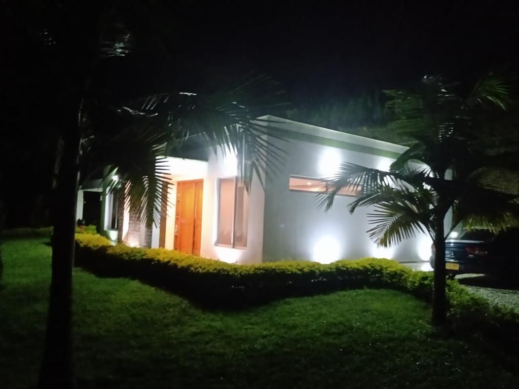 Finca en venta Antioquia El Carmen De Viboral Sacatin 248 m2 Habitaciones 3 Baños 4 Garajes 2 Precio $890000000