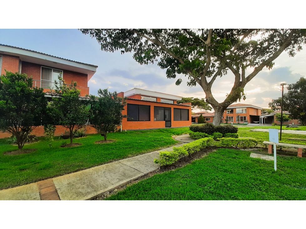 Casa en venta Valle Del Cauca Jamundí Cr Castillo La Herreria Ii 320 m2 Habitaciones 3 Baños 4 Garajes 3 Precio $1490000000