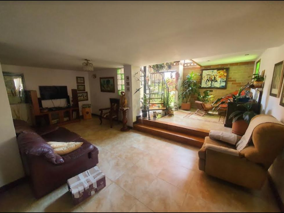 Local en arriendo Antioquia Envigado El Portal 300 m2 Habitaciones 0 Baños 5 Garajes 1 Precio $11000000