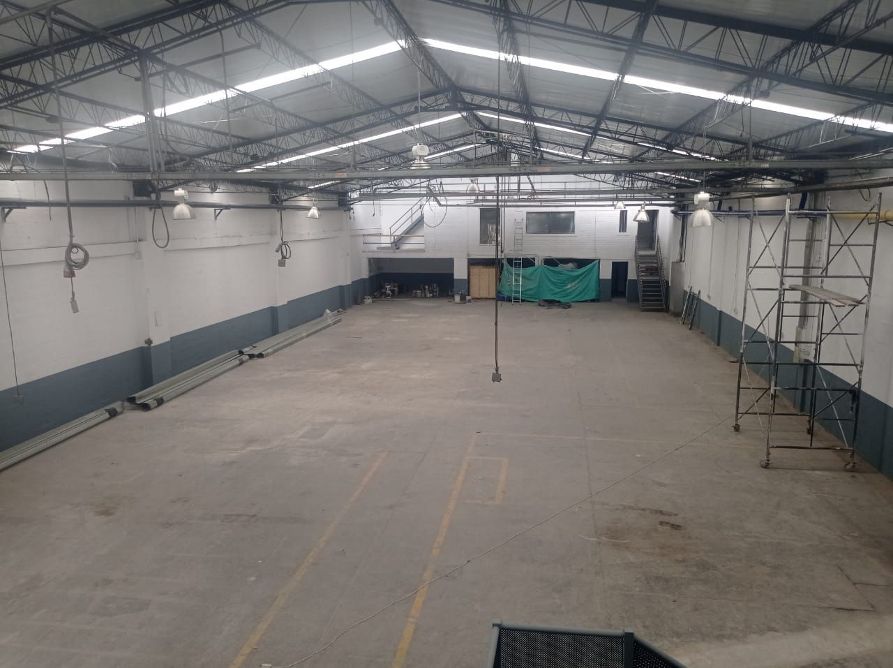 Bodega en arriendo Antioquia Itagüí Santa Cruz 900 m2 Habitaciones 0 Baños 6 Garajes 2 Precio $32000000