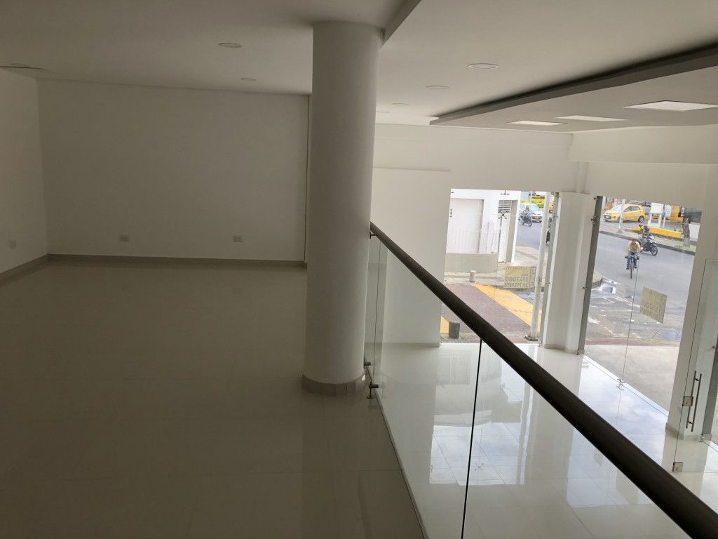 Local en arriendo Valle Del Cauca Cali Granada 150 m2 Habitaciones 0 Baños 2 Garajes 0 Precio $10500000