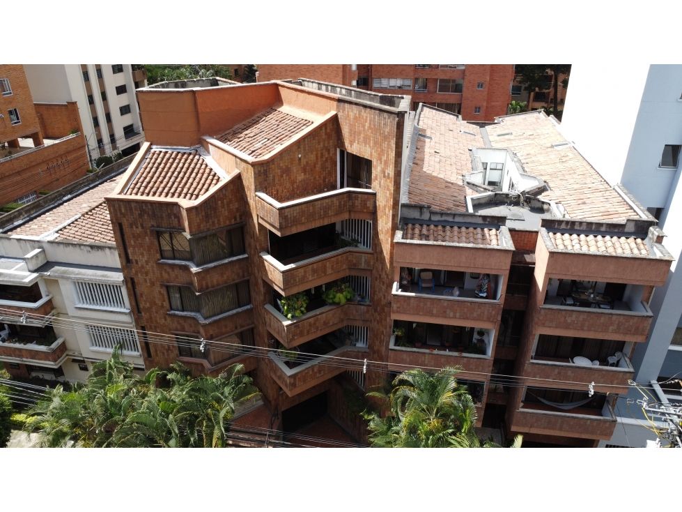 Edificio en venta Antioquia Medellín Laureles 1280 m2 Habitaciones 24 Baños 10 Garajes 8 Precio $4500000000
