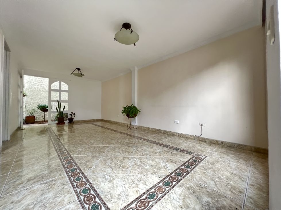 Casa en venta Antioquia Envigado Alto De Misael 167 m2 Habitaciones 5 Baños 3 Garajes 1 Precio $890000000