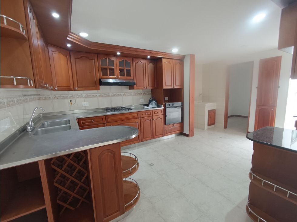 Apartamento en venta Antioquia Envigado Pontevedra 245 m2 Habitaciones 4 Baños 4 Garajes 1 Precio $1250000000