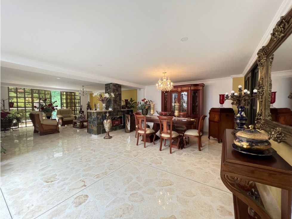 Casa en venta Antioquia Sabaneta Entre Amigos 400 m2 Habitaciones 5 Baños 5 Garajes 4 Precio $1800000000