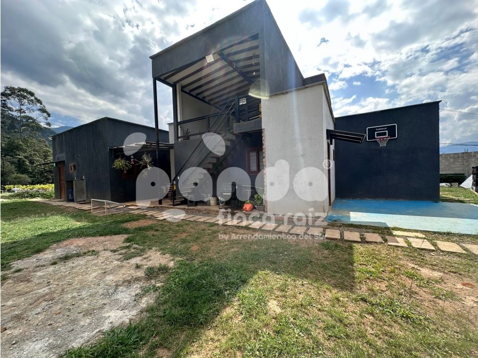 Casa Campestre en venta Antioquia Sabaneta Sabaneta 287 m2 Habitaciones 3 Baños 4 Garajes 4 Precio $2600000000