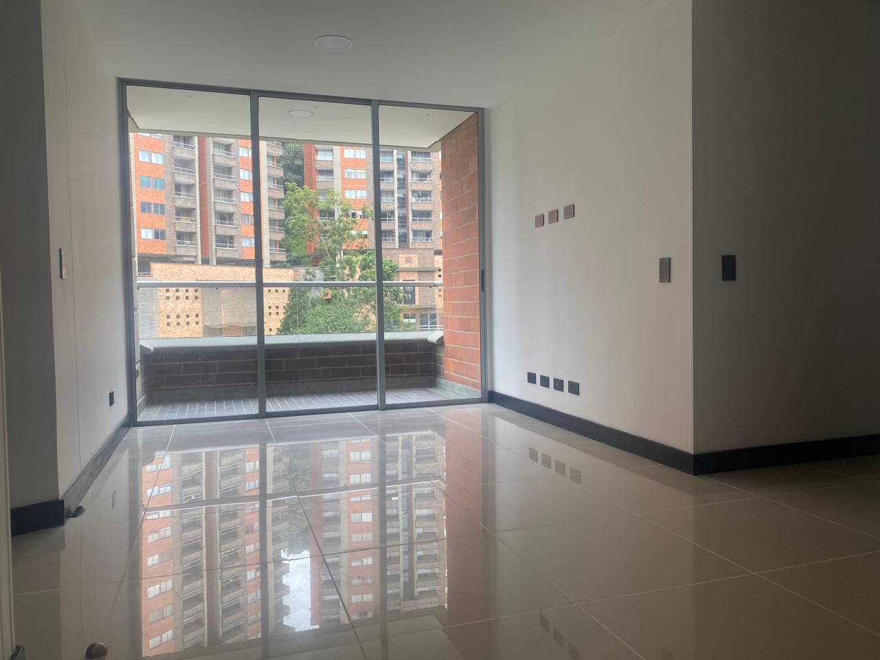 Apartamento en arriendo Antioquia Envigado Loma Del Atravesado 75 m2 Habitaciones 3 Baños 2 Garajes 1 Precio $3650000