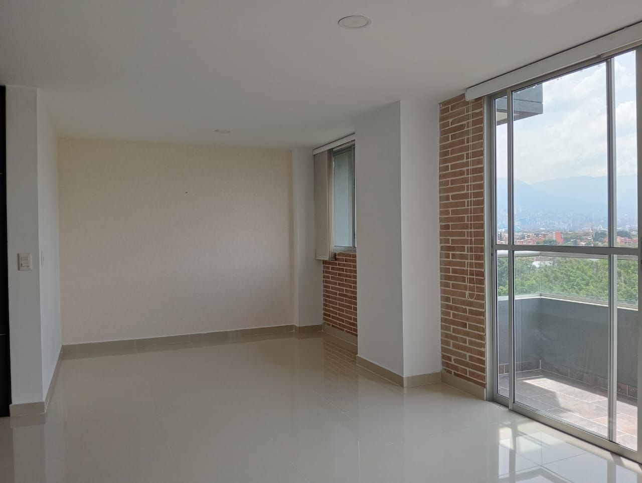 Apartamento en arriendo o venta Antioquia Medellín San Joaquin 90 m2 Habitaciones 3 Baños 2 Garajes 1 Precio venta $650000000 Precio arriendo $4100000