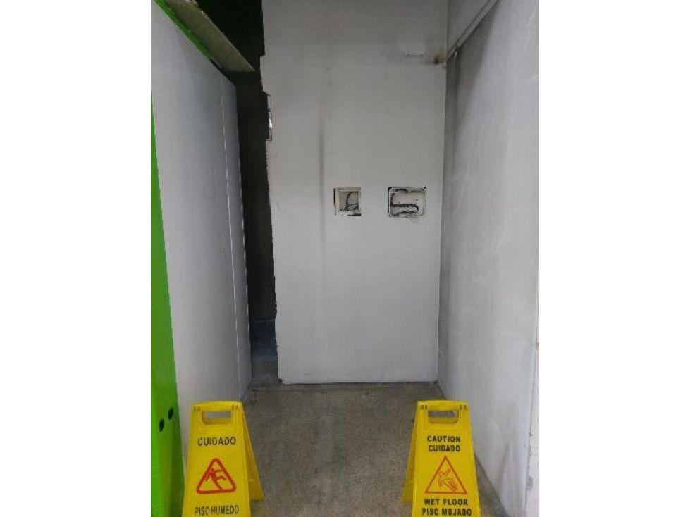 Local en arriendo Cundinamarca Bogotá Santa Catalina 4 m2 Habitaciones 0 Baños 10 Garajes 28 Precio $2500000