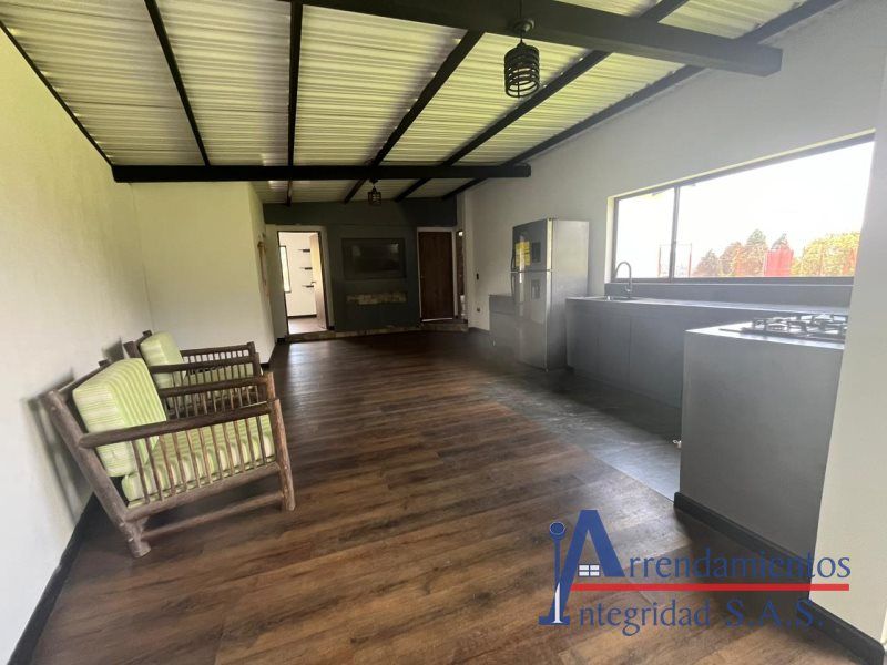 Casa en arriendo Antioquia Guarne Centro 138 m2 Habitaciones 3 Baños 3 Garajes 2 Precio $3500000