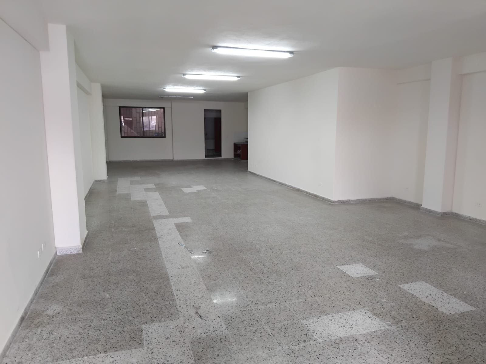 Bodega en arriendo Antioquia Medellín Caribe 260 m2 Habitaciones 0 Baños 1 Garajes 0 Precio $7500000
