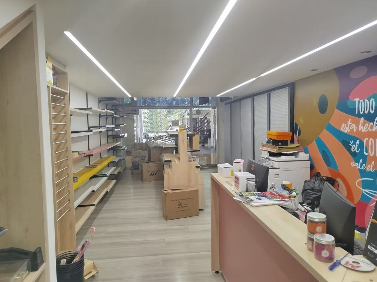 Local en arriendo o venta Antioquia Medellín Los Naranjos 100 m2 Habitaciones 0 Baños 1 Garajes 1 Precio venta $1360000000 Precio arriendo $7000000