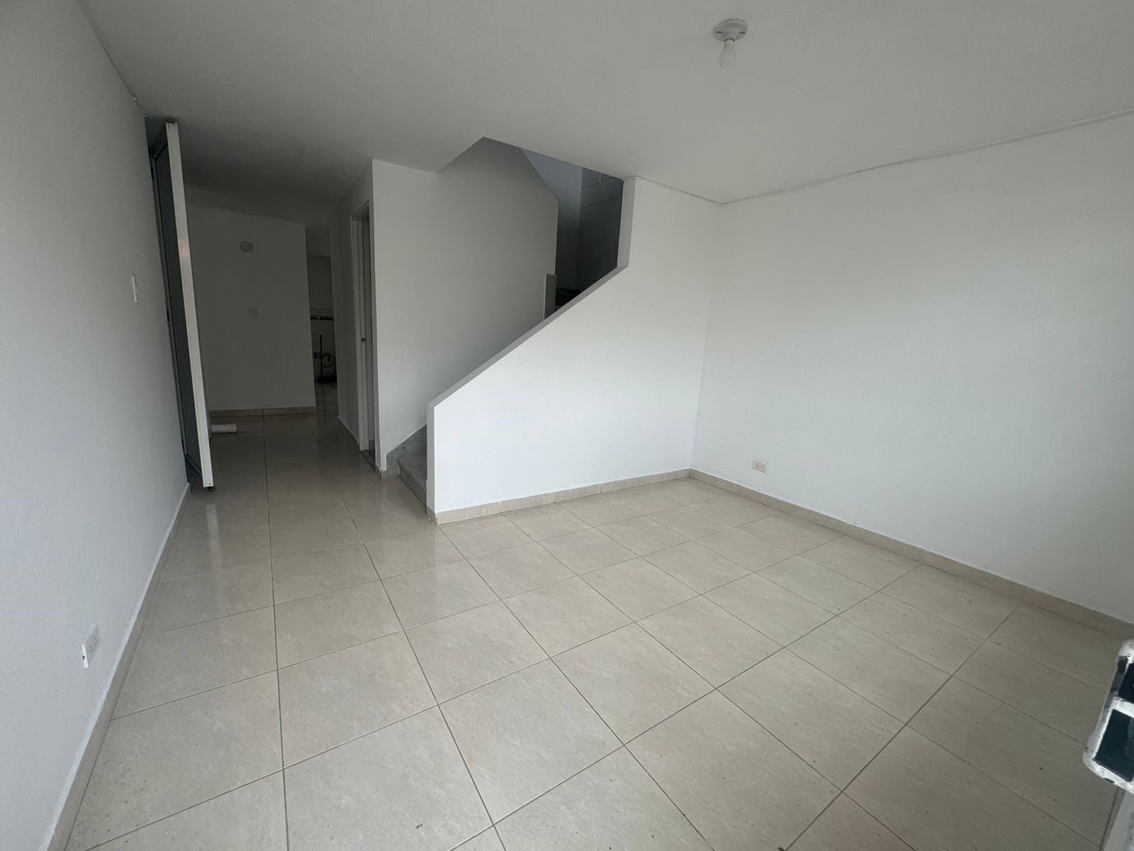 Casa en arriendo Antioquia Medellín Belen 140 m2 Habitaciones 3 Baños 2 Garajes 1 Precio $3800000