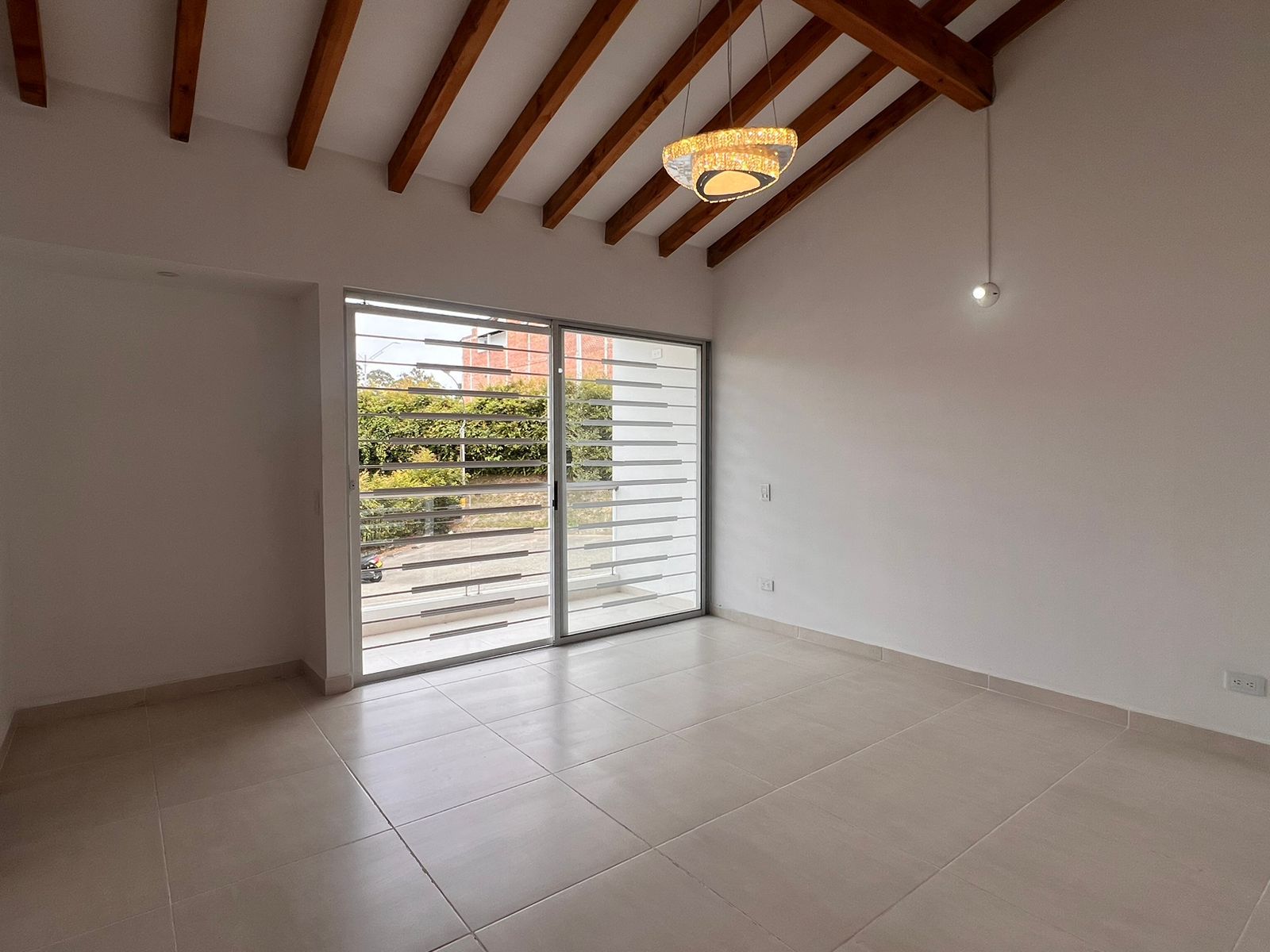 Casa en arriendo o venta Antioquia Rionegro El Caney 150 m2 Habitaciones 3 Baños 4 Garajes 1 Precio venta $810000000 Precio arriendo $4100000